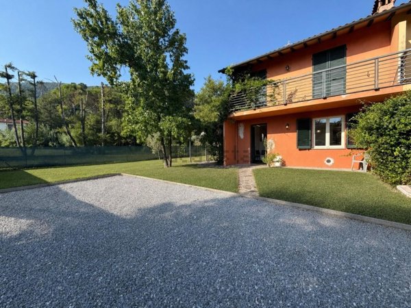 casa indipendente in vendita a Buti