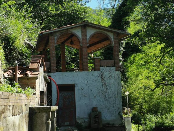casa indipendente in vendita a Calci