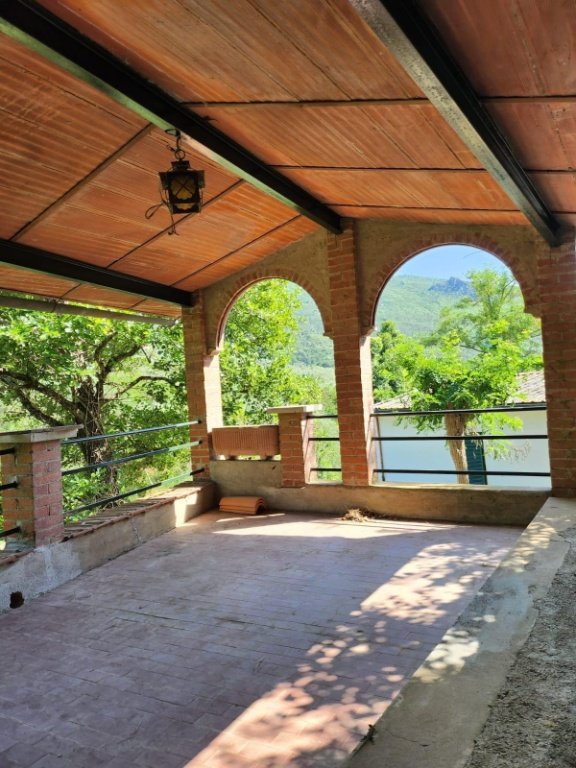casa indipendente in vendita a Calci