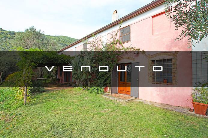 casa indipendente in vendita a Calci in zona Villa
