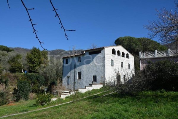 casa indipendente in vendita a Calci