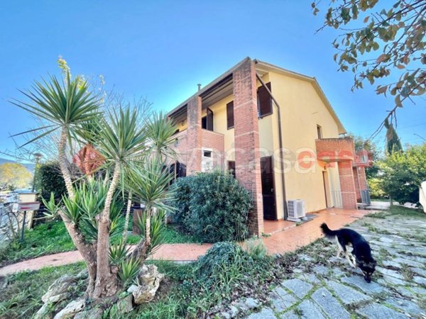 casa indipendente in vendita a Calci in zona Villa