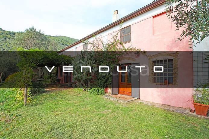 casa indipendente in vendita a Calci in zona Villa