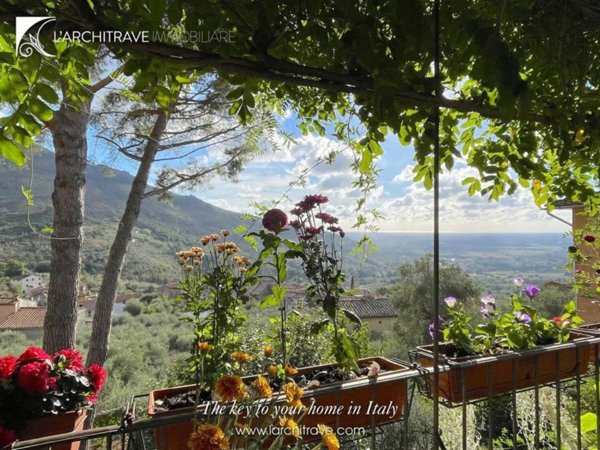 casa indipendente in vendita a Calci in zona Villa