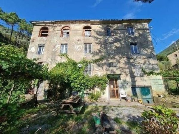 casa indipendente in vendita a Calci