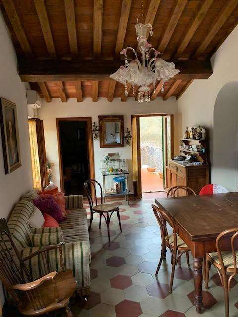 intera palazzina in vendita a Calci