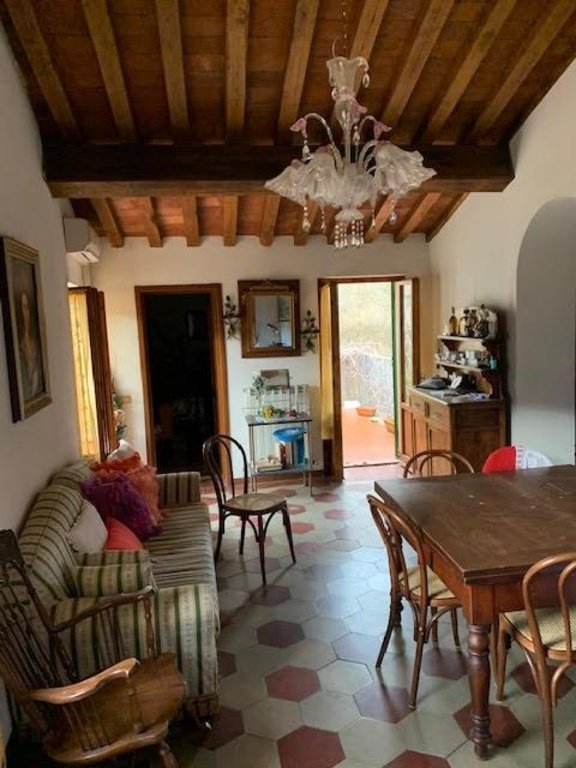 intera palazzina in vendita a Calci