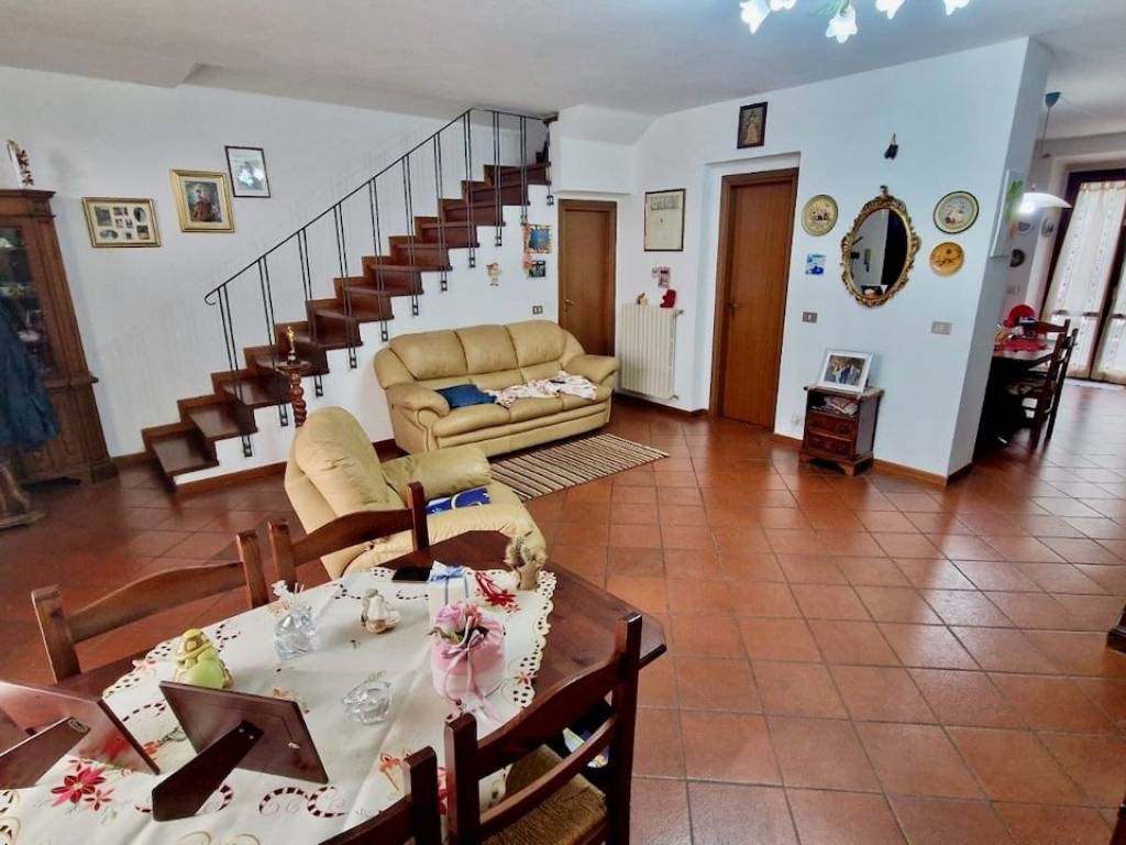 casa indipendente in vendita a Calci in zona Villa