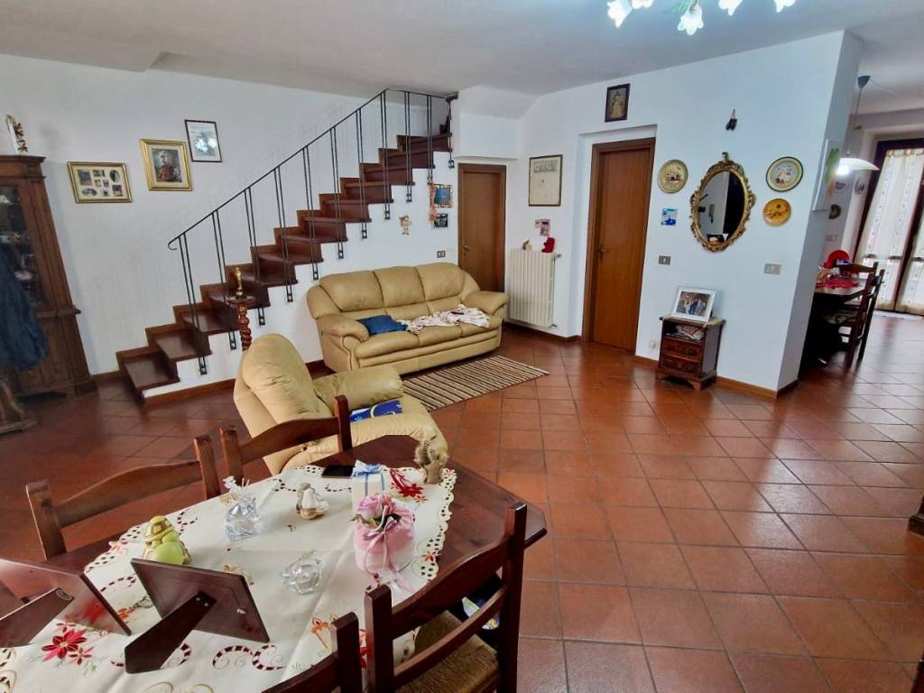 casa indipendente in vendita a Calci in zona Villa