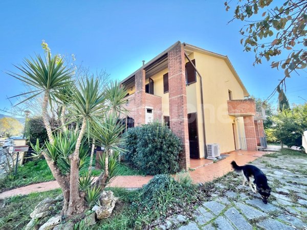 casa indipendente in vendita a Calci
