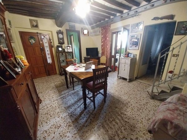 intera palazzina in vendita a Calci