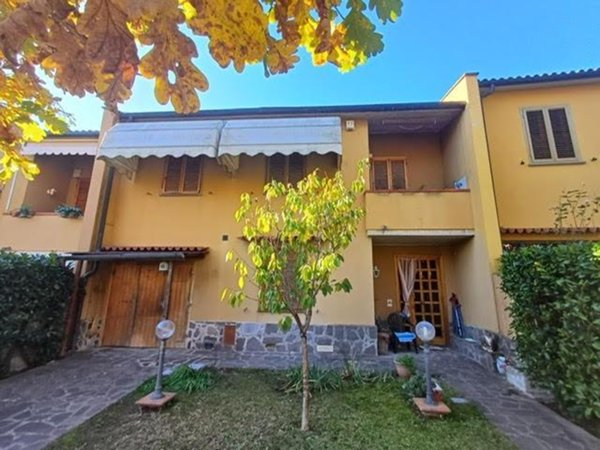 casa indipendente in vendita a Calci in zona Villa