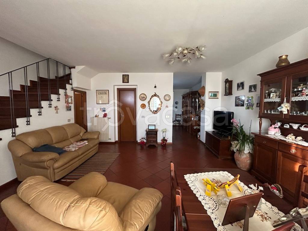 casa indipendente in vendita a Calci in zona Villa