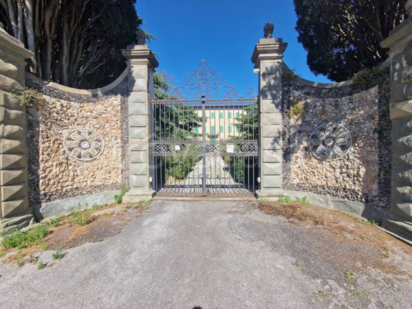 villa in vendita a Calci in zona Villa