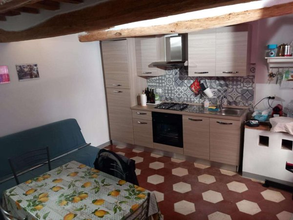intera palazzina in vendita a Calci