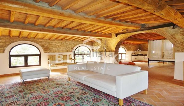 casa indipendente in vendita a Calci