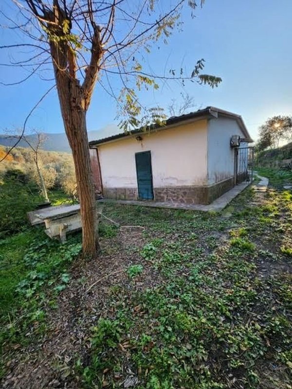casa indipendente in vendita a Calci in zona Villa