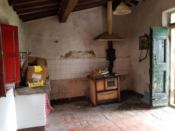 casa indipendente in vendita a Calci