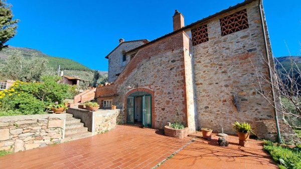 casa indipendente in vendita a Calci