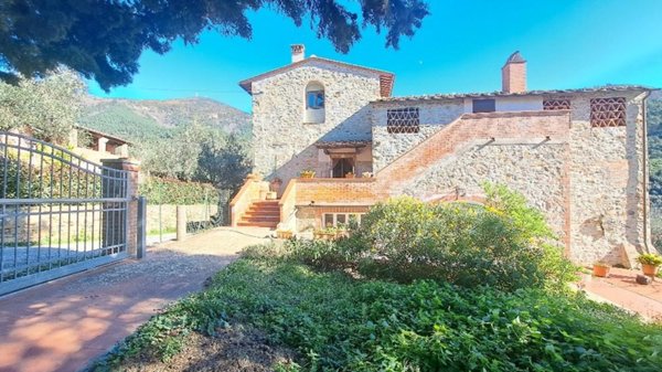 casa indipendente in vendita a Calci