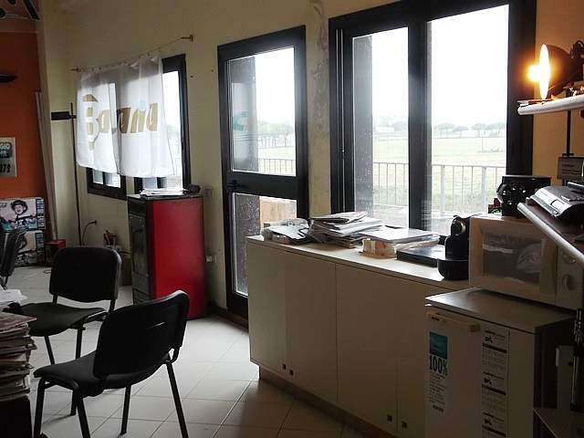 locale commerciale in vendita a Calci