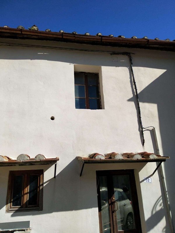 intera palazzina in vendita a Calci