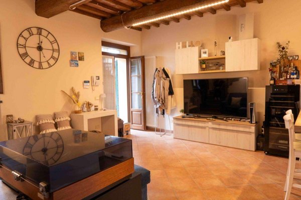 intera palazzina in vendita a Calci