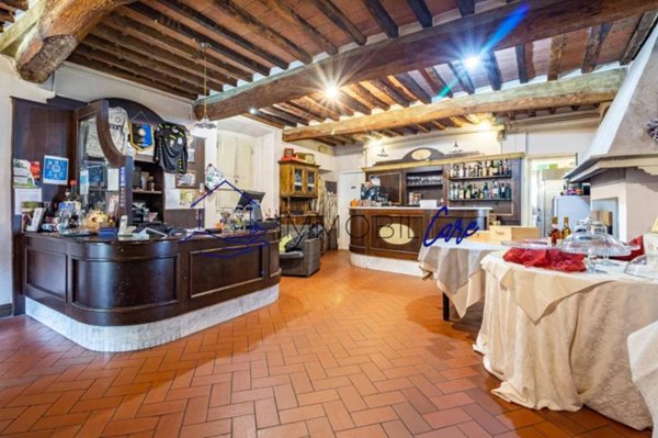 negozio in vendita a Calci in zona Tre Colli