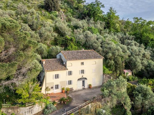 casa indipendente in vendita a Calci in zona Villa