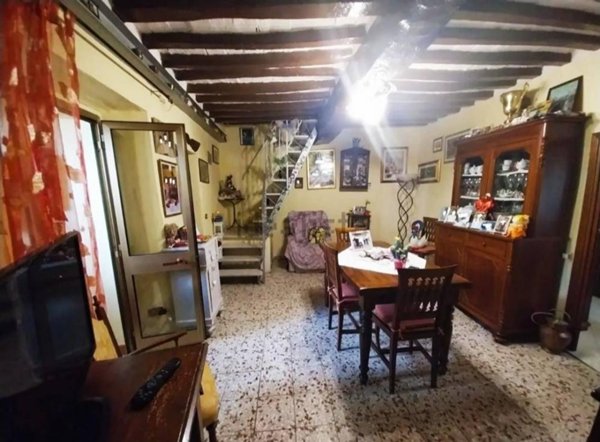 casa indipendente in vendita a Calci in zona Montemagno