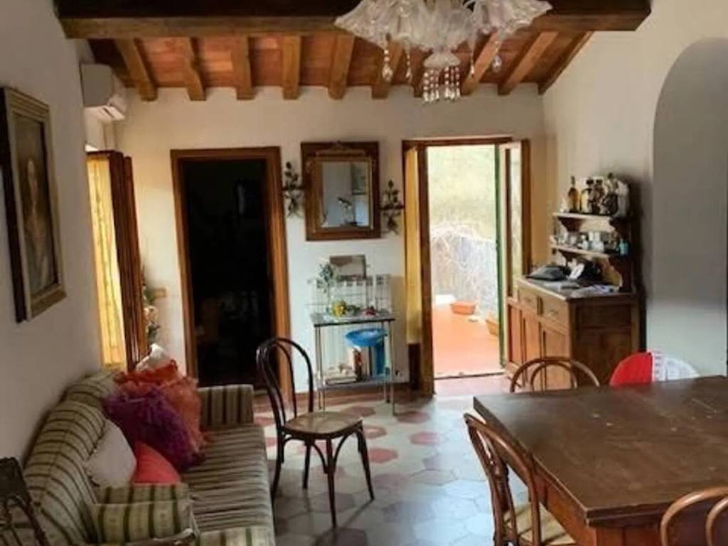 casa indipendente in vendita a Calci in zona Villa