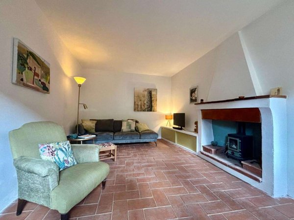 intera palazzina in vendita a Calci
