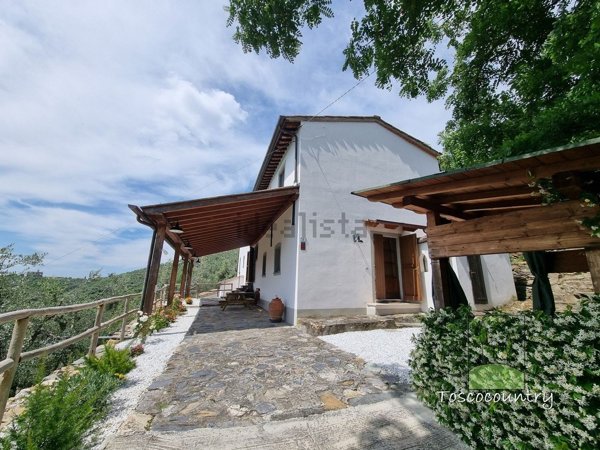 casale in vendita a Calci