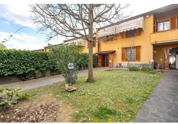 casa indipendente in vendita a Calci in zona Villa