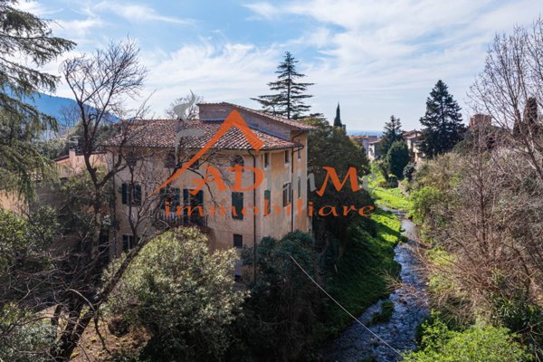 casa indipendente in vendita a Calci in zona Villa