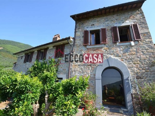 casa semindipendente in vendita a Calci