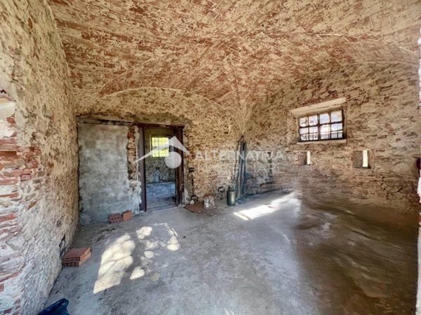 casa indipendente in vendita a Calci