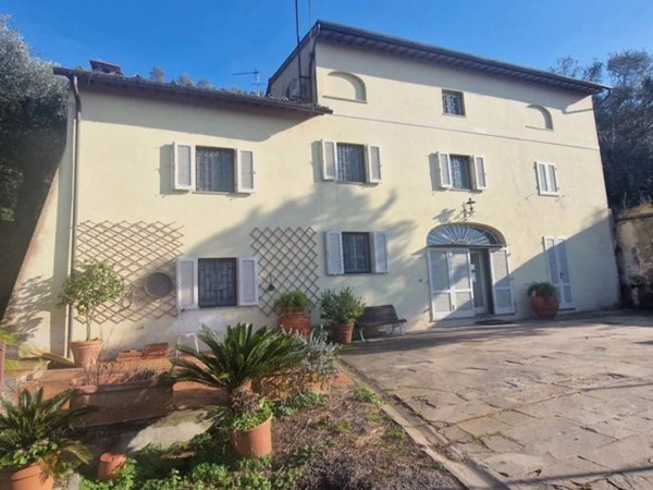 casa indipendente in vendita a Calci