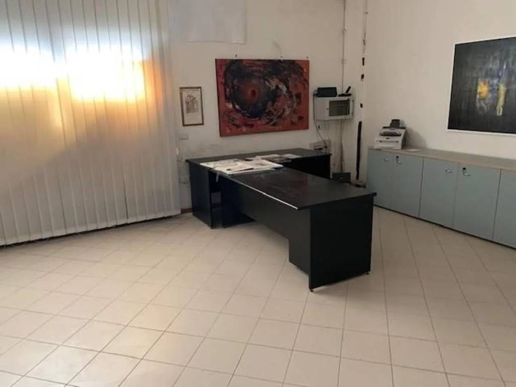 locale commerciale in vendita a Calci