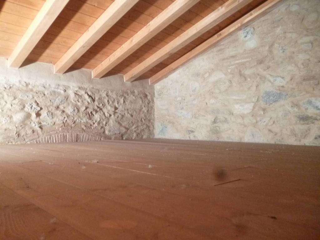 locale commerciale in vendita a Calci