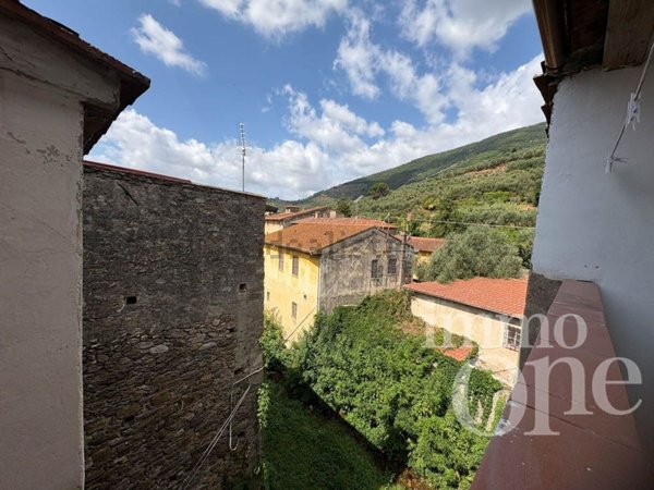 casa indipendente in vendita a Calci