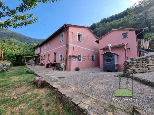 casale in vendita a Calci