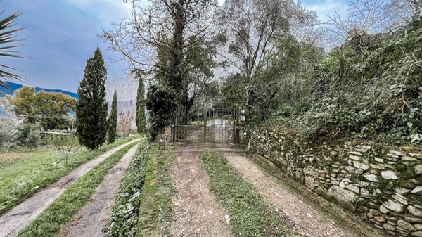 casale in vendita a Calci