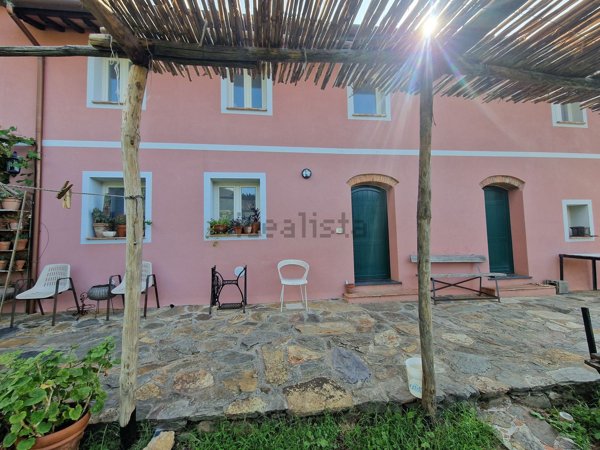 casale in vendita a Calci