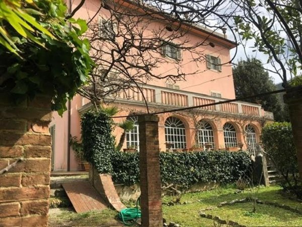casa indipendente in vendita a Calci in zona Villa