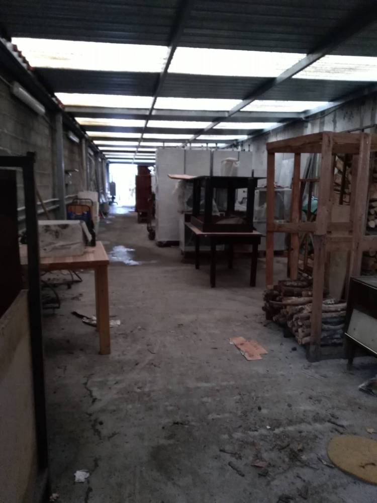 capannone in vendita a Calci