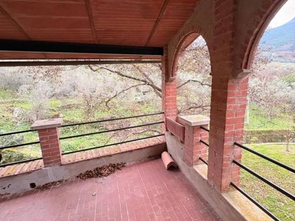 casa indipendente in vendita a Calci in zona Villa