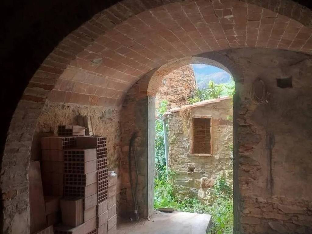 casale in vendita a Calci