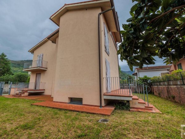 casa indipendente in vendita a Calci in zona Villa