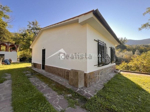 casa indipendente in vendita a Calci